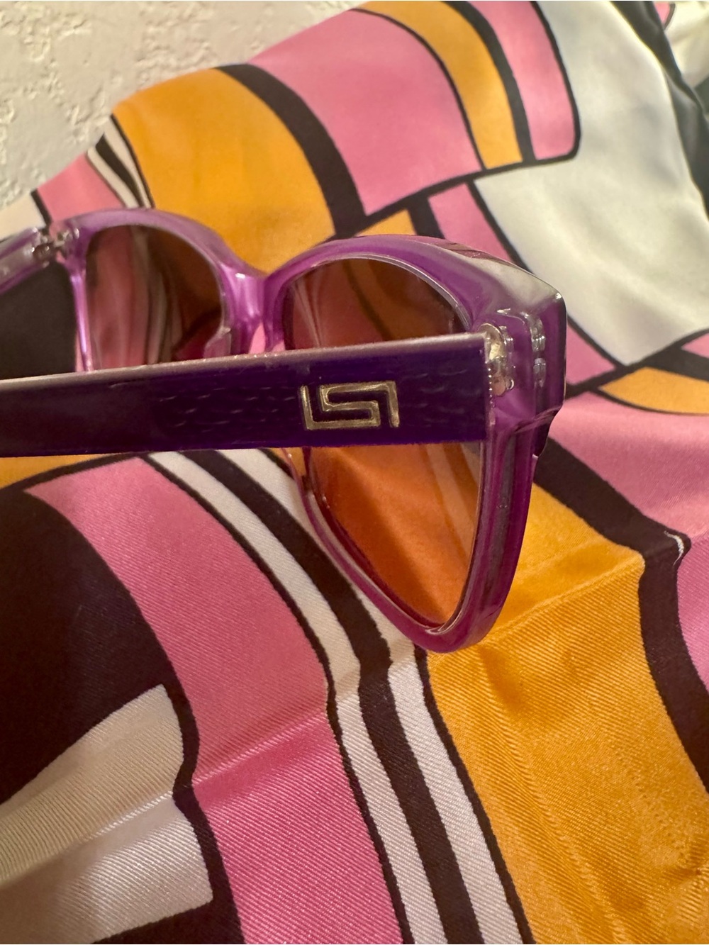 Vintage Versace Purple Women's Sunglasses- Versace MOD 4229  Fashion Accessory - Picture 2 of 6